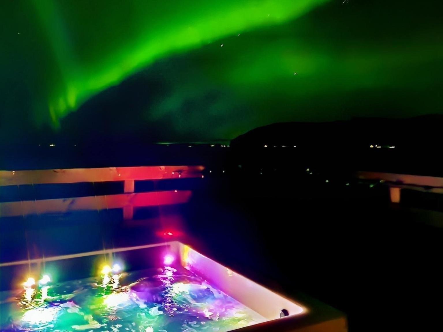Green Farm Stay With Private Hot Tub Hvolsvöllur Extérieur photo